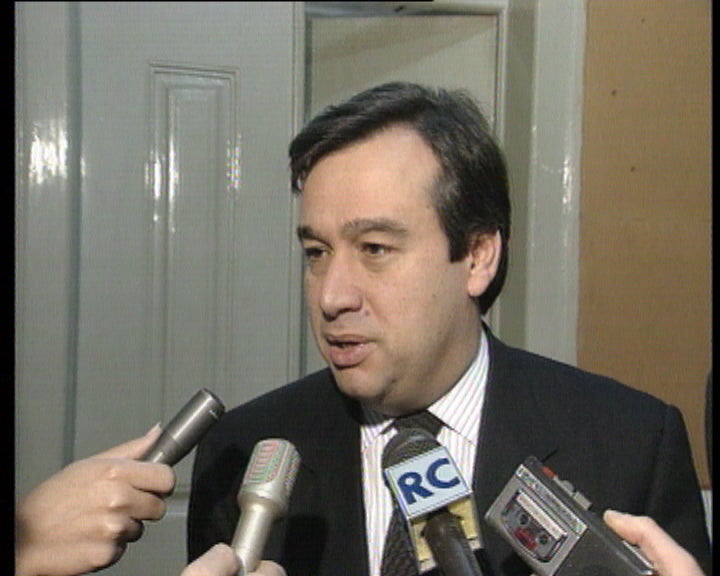 Encontros do PS com CDS e PSD