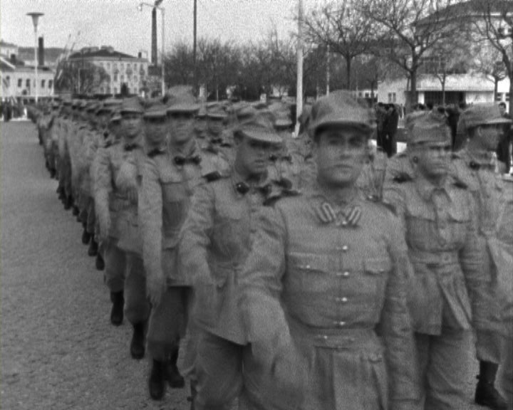 Destacamento militar parte para a Índia