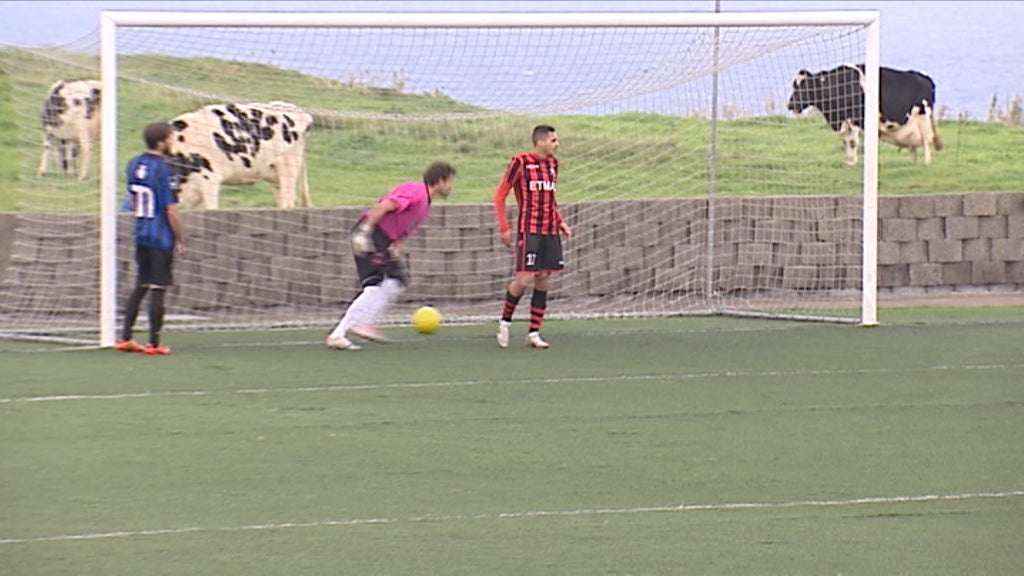 Alargamento de equipas no campeonato de futebol dos Açores