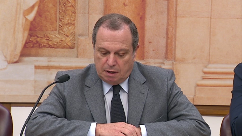 PS defende novas regras para a banca