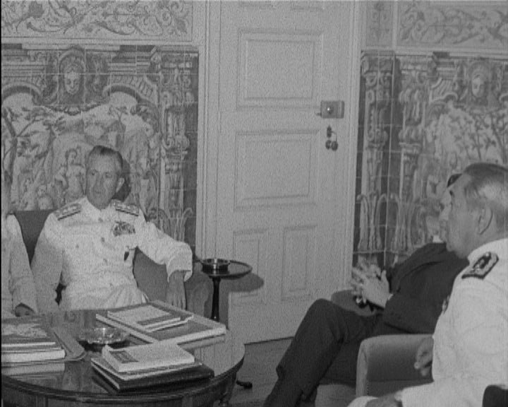 Vice-Almirante O’Grady apresenta cumprimentos a Venâncio Deslandes