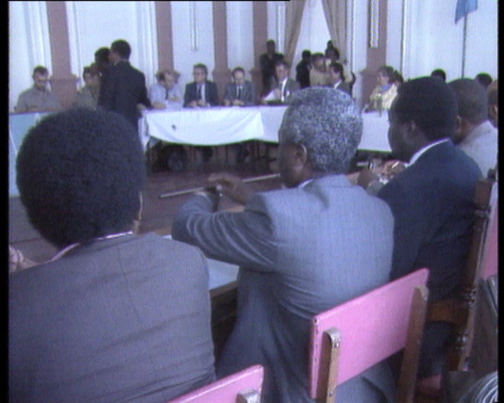 Conversações de paz para Angola