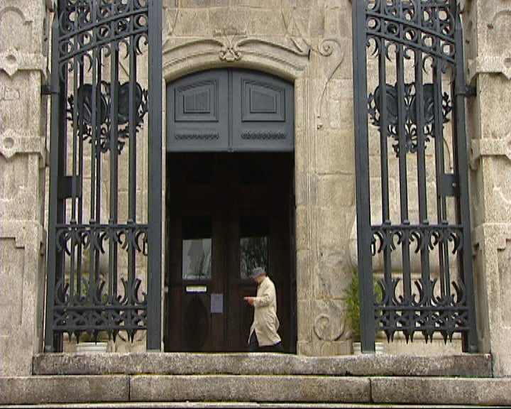 Padre acusado de pedofilia