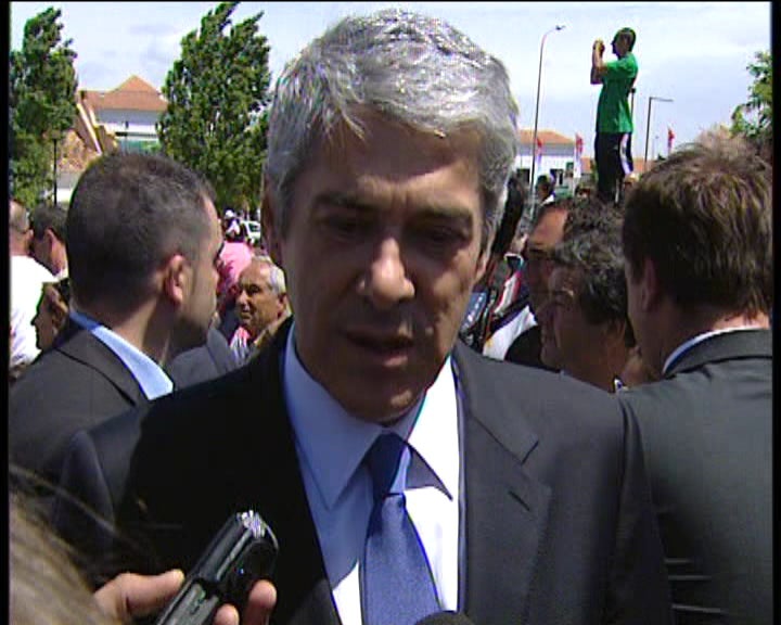 Apupos a José Sócrates