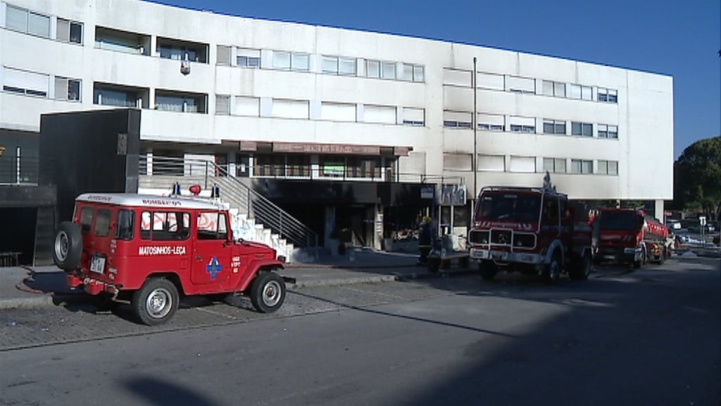 Rescaldo do incêndio em Leça do Balio