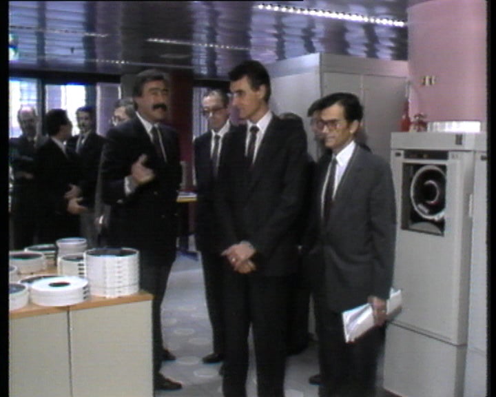 Cavaco Silva no Centro de Processamento do Imposto sobre Rendimentos