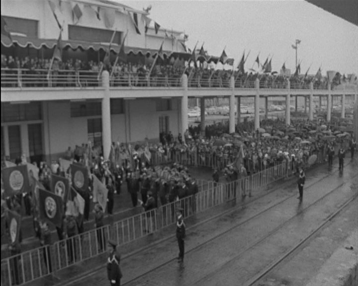 Embarque de Américo Tomás para viagem ao Brasil