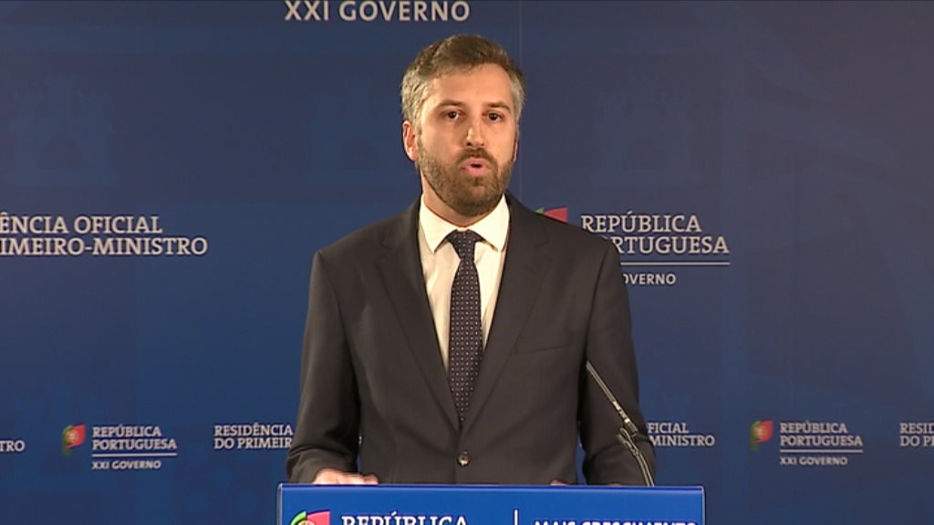 Governo exige que Passos Coelho explique acusações sobre ministro da Educação