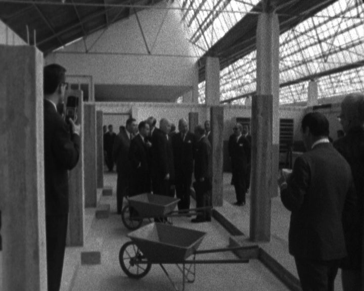 Américo Tomás inaugura centros de reabilitação e formação profissional