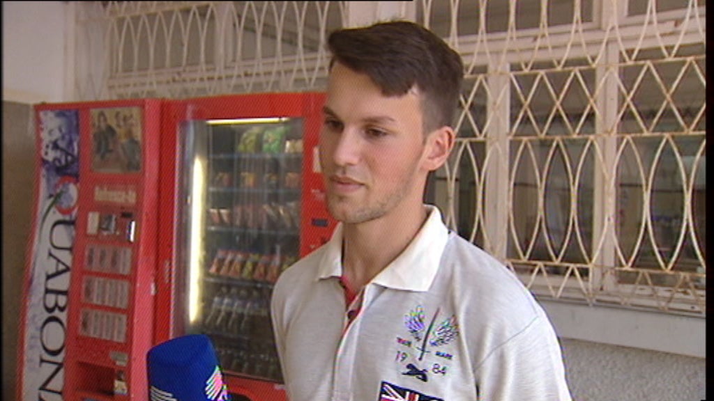 Palestra estudantil sobre a Revolução de 25 Abril