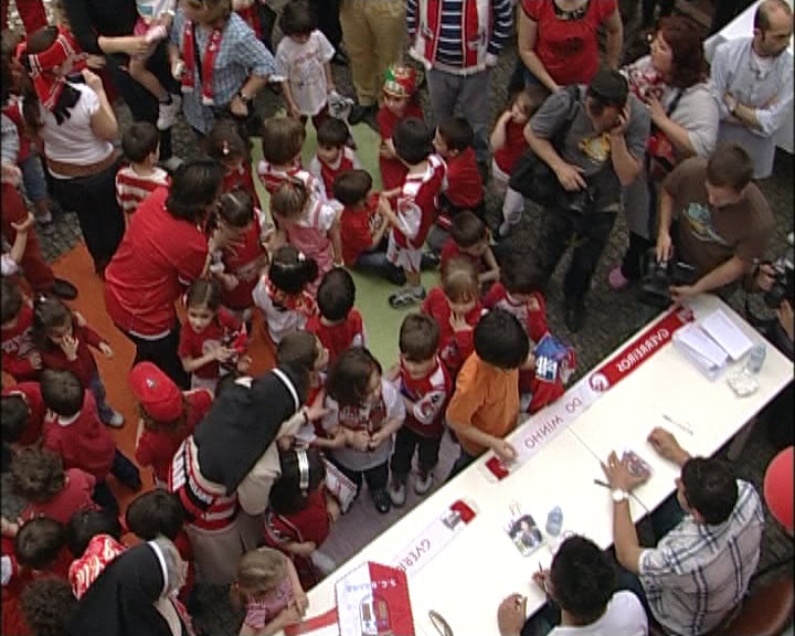 Jogadores do Sporting de Braga visitam Colégio Sagrada Família
