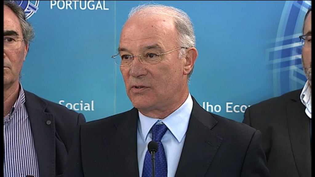 Governo propõe a hipótese de obter a reforma sem cortes