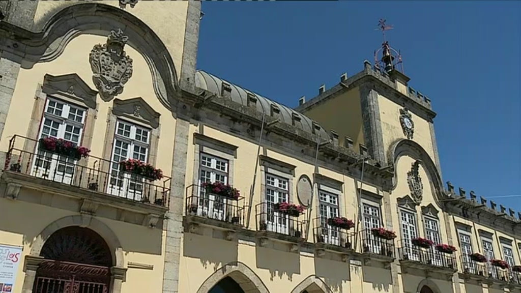 Reunião camarária a partir de casa