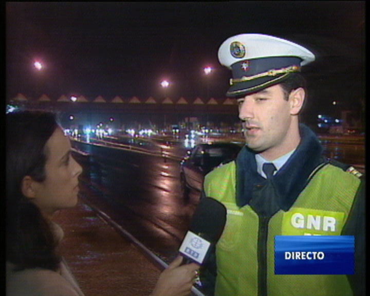 Carla Trafaria na ponte 25 de abril