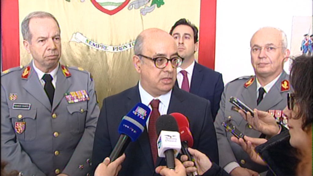 Azeredo Lopes visita Base das Lajes