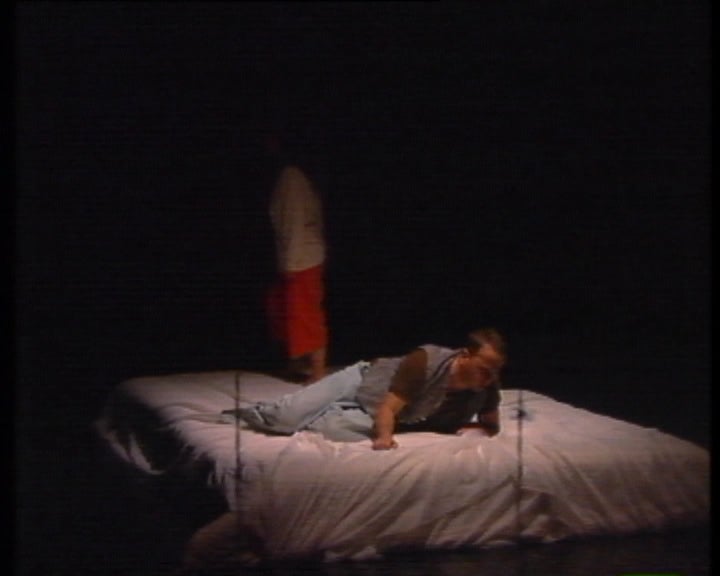 Peça de teatro “Restos”