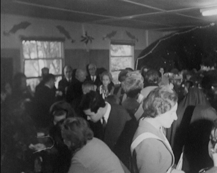 Américo Tomás visita Pavilhão de Recuperação Militar