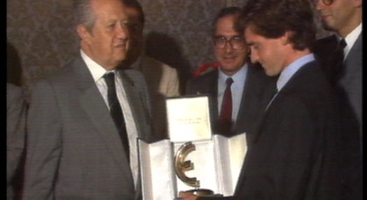 António Goucha Soares recebe o prémio Mário Soares