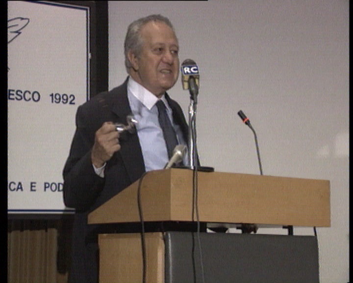 Falta de apoio à investigação