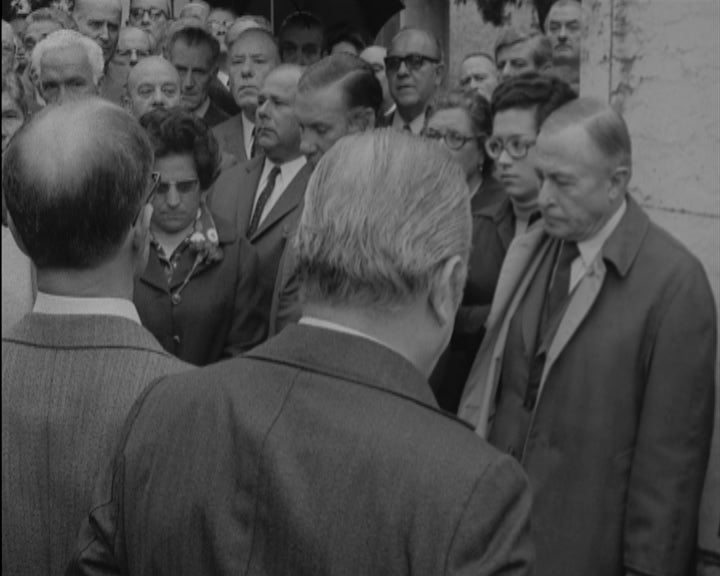 Romagem ao túmulo de Gago Coutinho