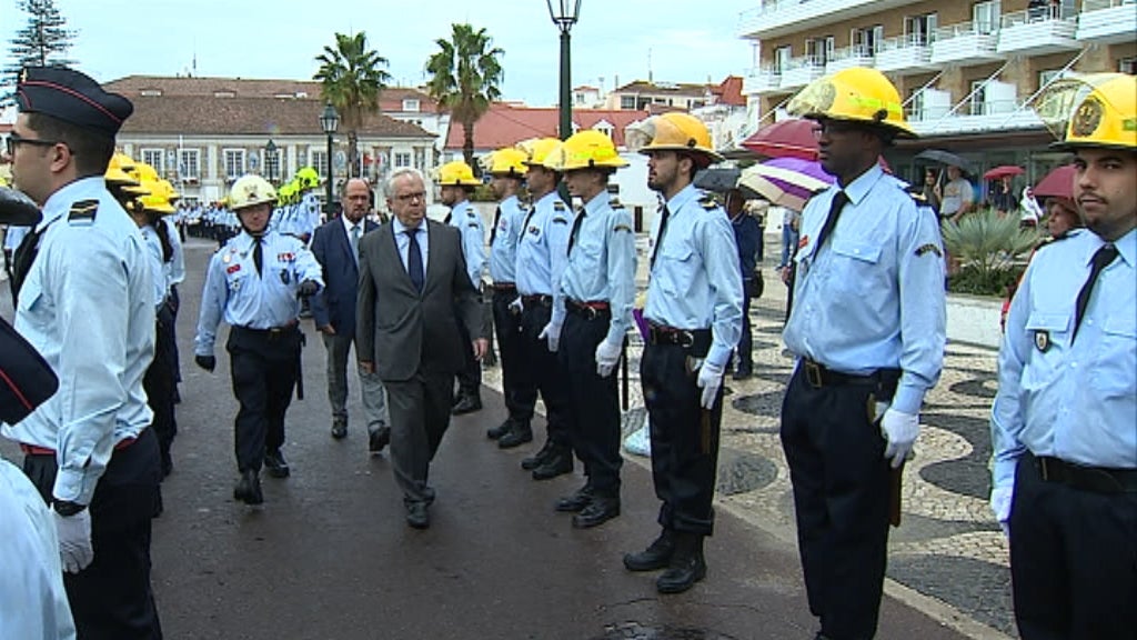 Bombeiros contra o Governo