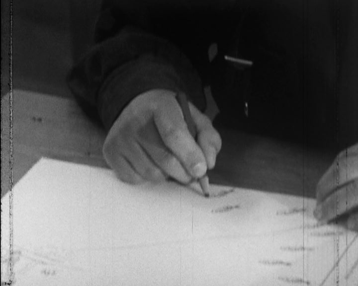 Caderno escolar “Traçar para Escrever”