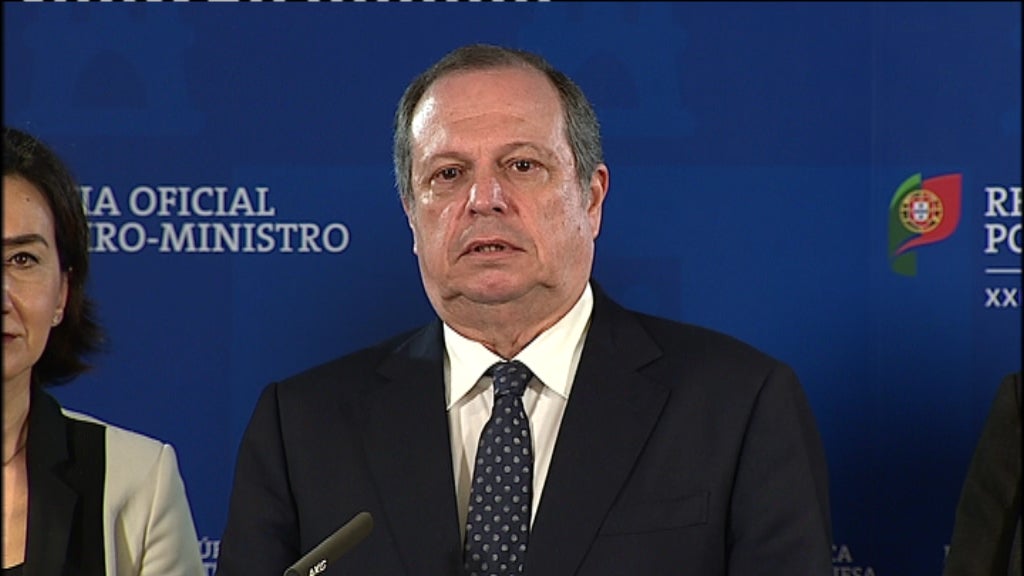 Conferência de imprensa de Carlos César