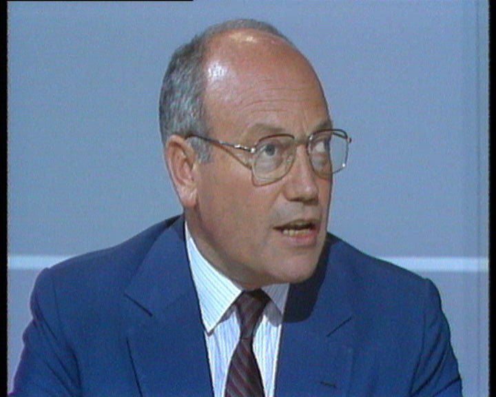 Entrevista com Medeiros Ferreira