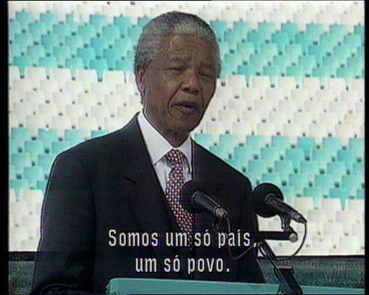 Nelson Mandela em missa no Soweto