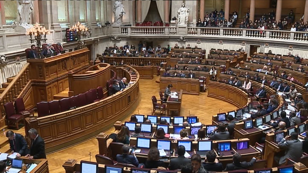 Cavaco Silva veta diplomas