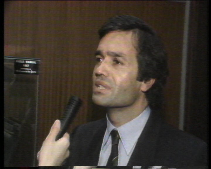 Colóquio sobre rádios locais