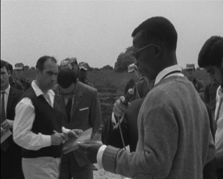 Inauguração de escola em Luanda