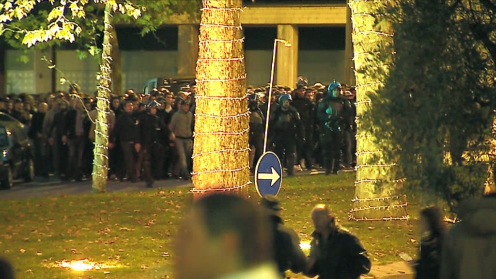 Futebol: Confrontos entre adeptos e a polícia