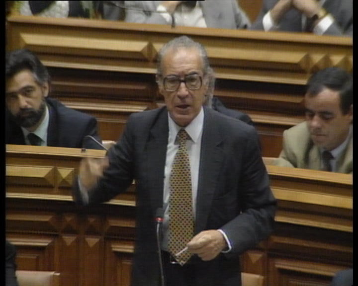 Leonor Beleza critica PS