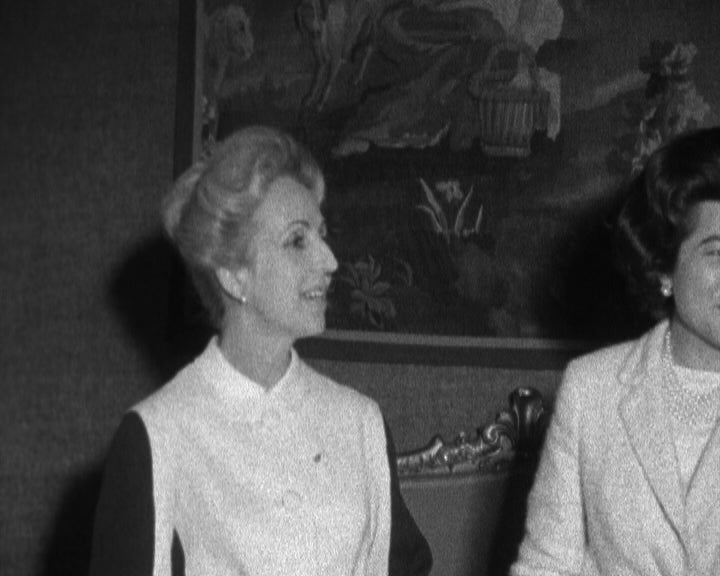 Chefe de Estado entrega donativos para a Cruz Vermelha