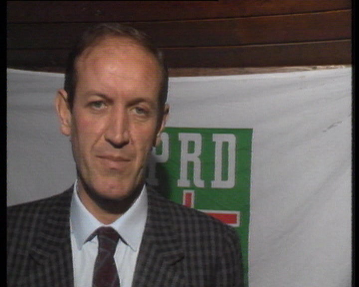 Hermínio Martinho anda de autocarro