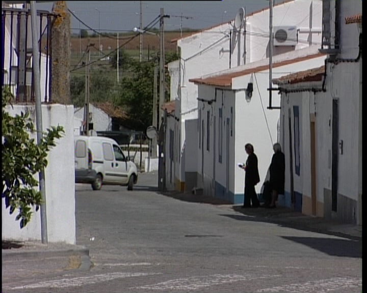 TGV próximo da aldeia de São Miguel de Machede