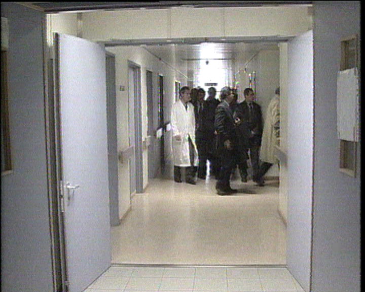 Durão Barroso visita vítimas