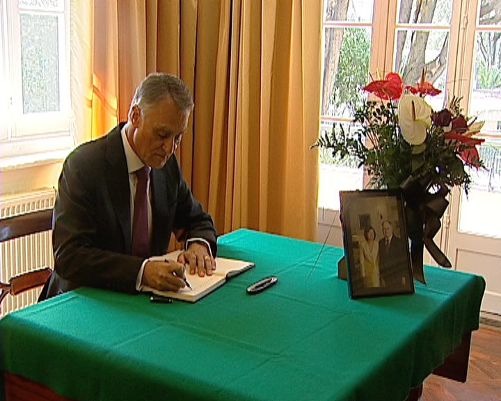 Cavaco apresenta condolências