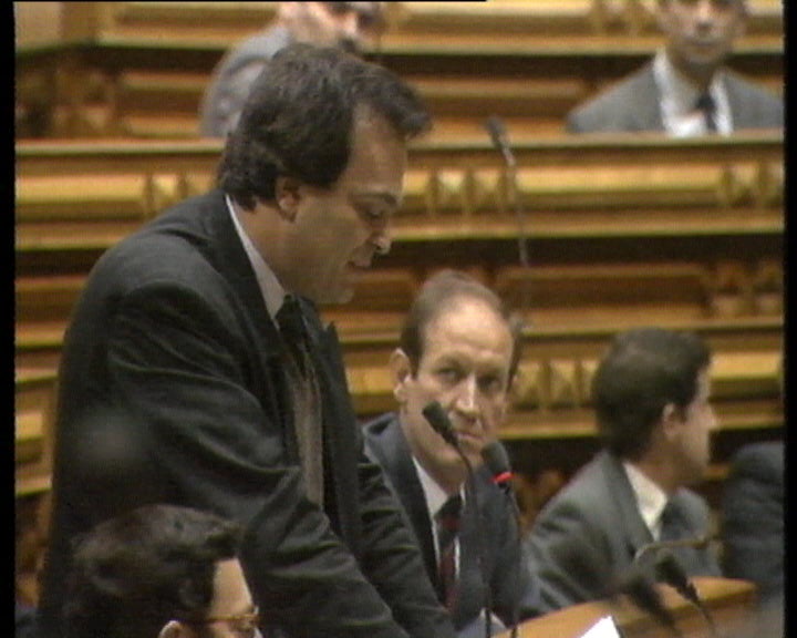 Violência de grupos skinheads e hooligans