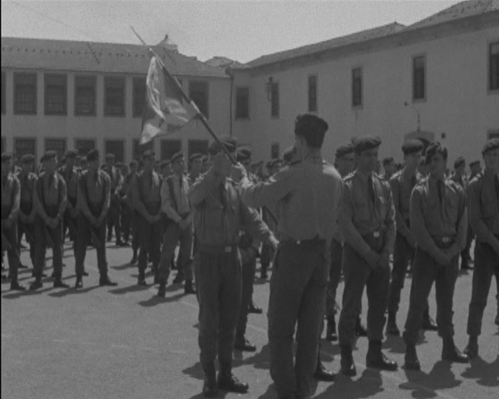 Partida de pelotão de reconhecimento para o Ultramar