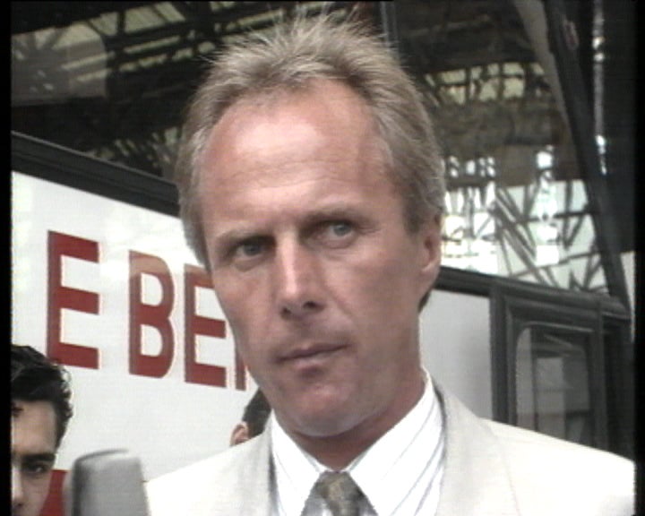 Futebol: Chegada da equipa do Benfica