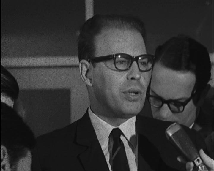 Américo Tomás visita Salazar no Hospital da Cruz Vermelha