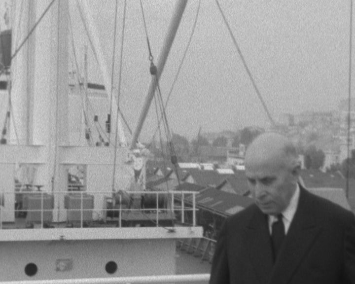 Visita de Américo Tomás ao navio “Beira”