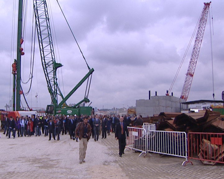 José Sócrates visita porto de Leixões