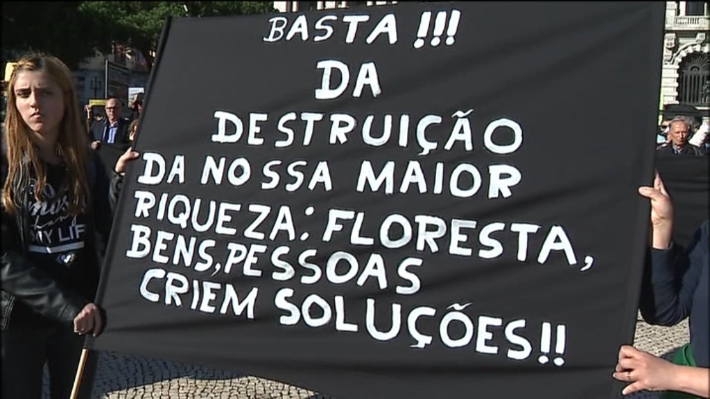 Manifestações de apoio às vítimas dos incêndios florestais