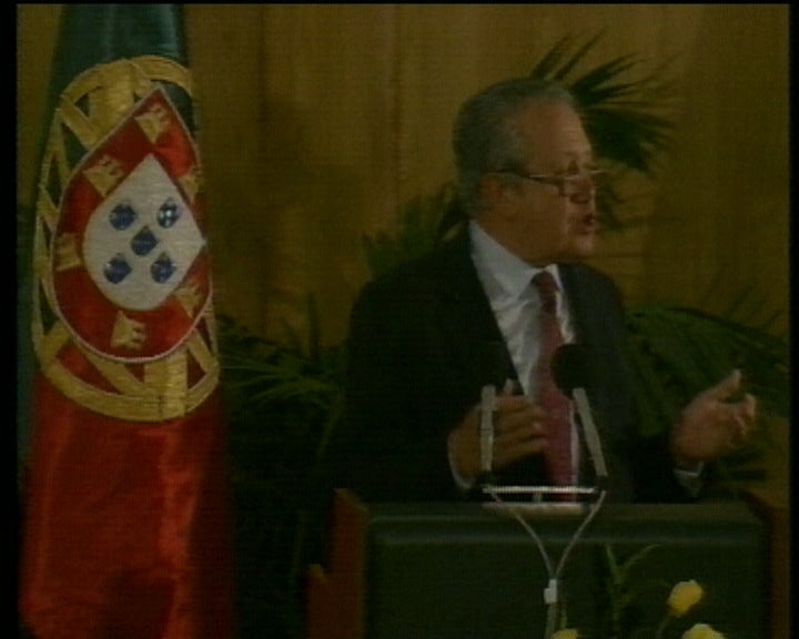 Soares anuncia recandidatura a Belém