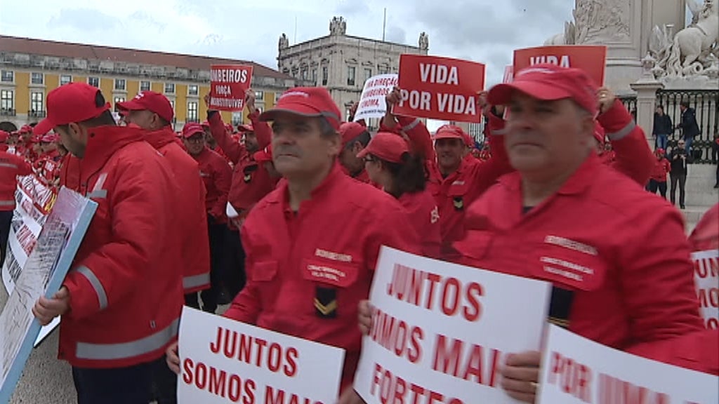 Bombeiros suspendem protestos