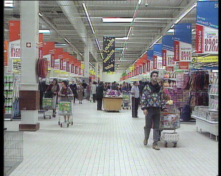Hipermercados ao domingo