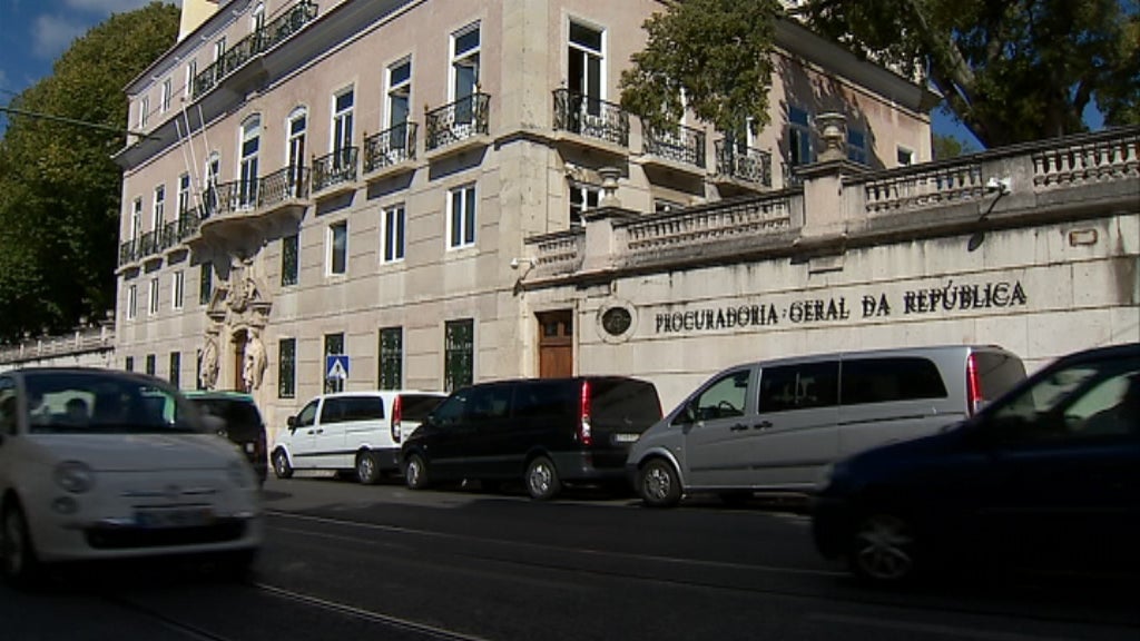 Venda de terrenos da Feira Popular adiada